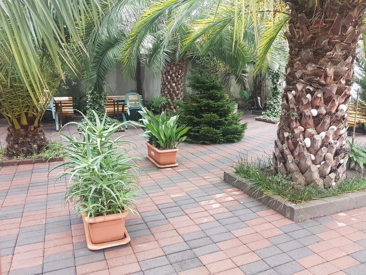 Guesthouse 97 In Batumi บาทูมิ ภายนอก รูปภาพ